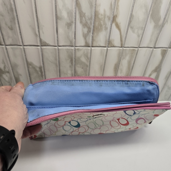 Coach Colorful Signature Chelsea Large Cosmetic Bag - Picture 10 of 11